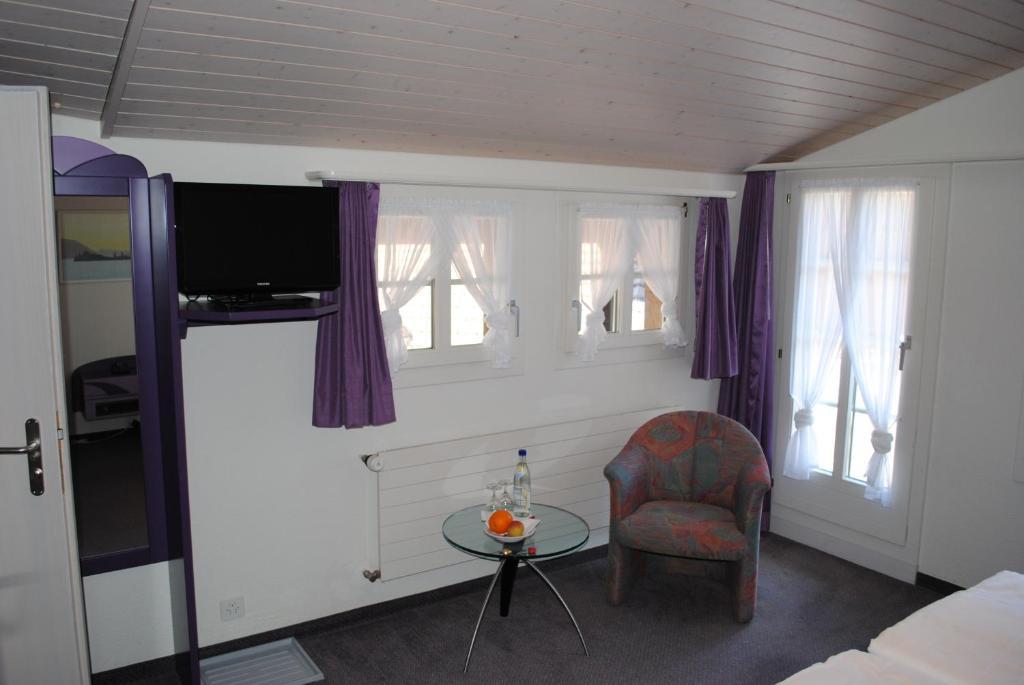 Hotel Chalet Du Lac Iseltwald Room photo